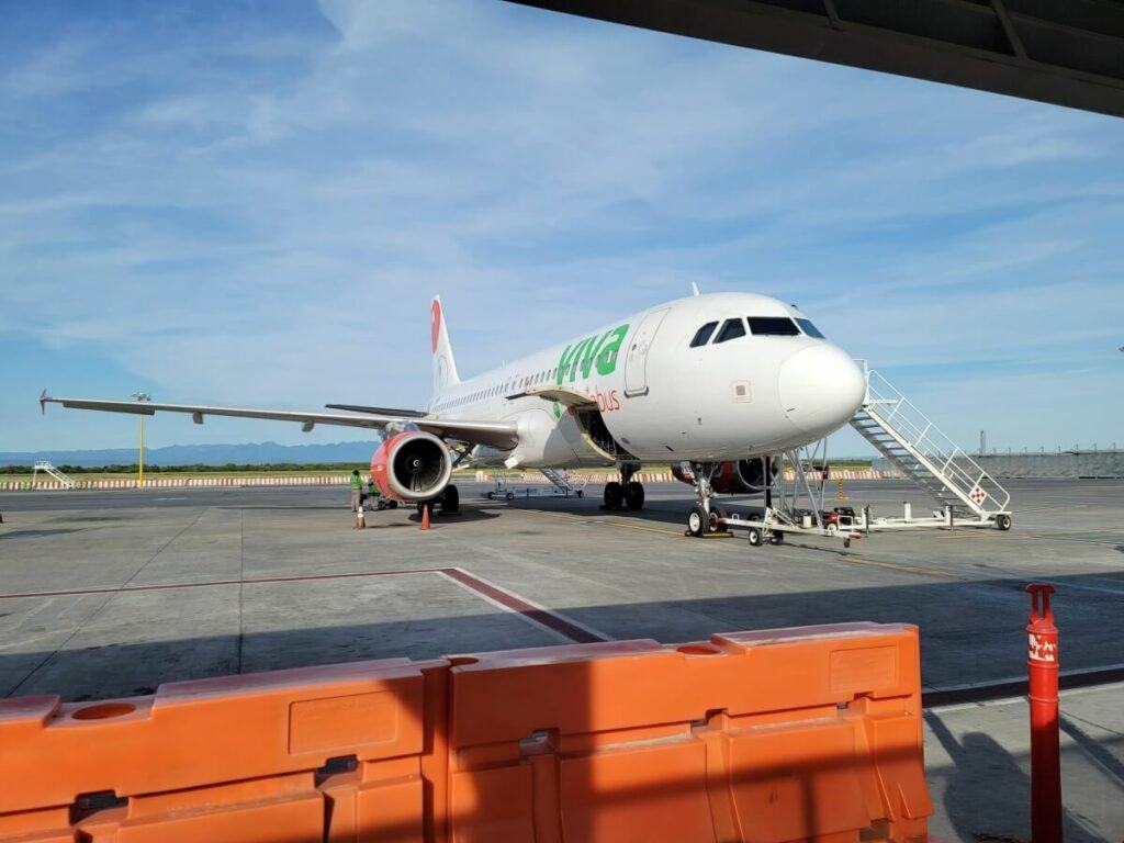 A Viva Aerobus plane at the airport.