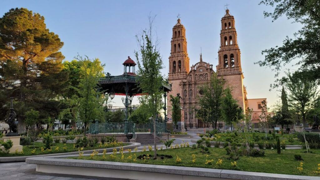 A cathedral and plaza at the main square.